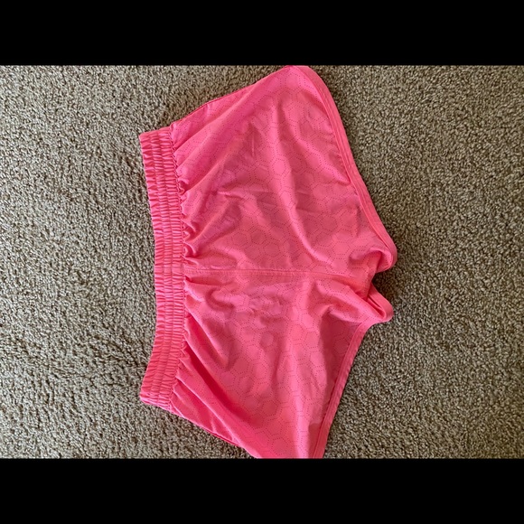 Under Armor Short, Size Medium - Picture 5 of 6